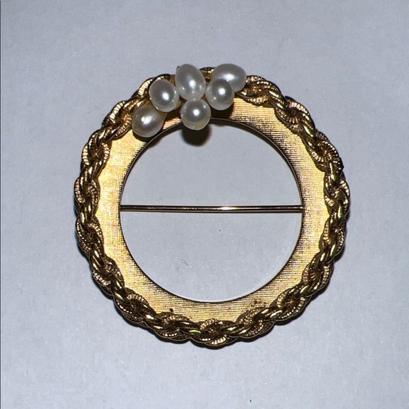 Vintage Gold Fill and Pearl Circle Brooch - Picture 1 of 5